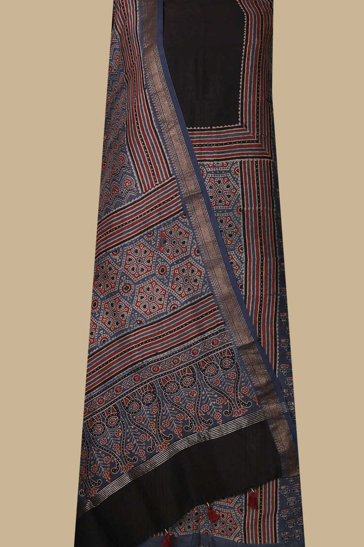 Ajrak Suits - Matkatus 