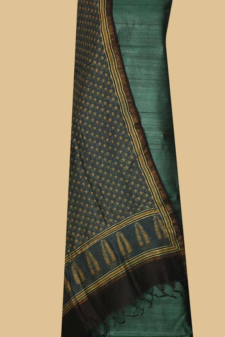 Top & Dupatta - Matkatus