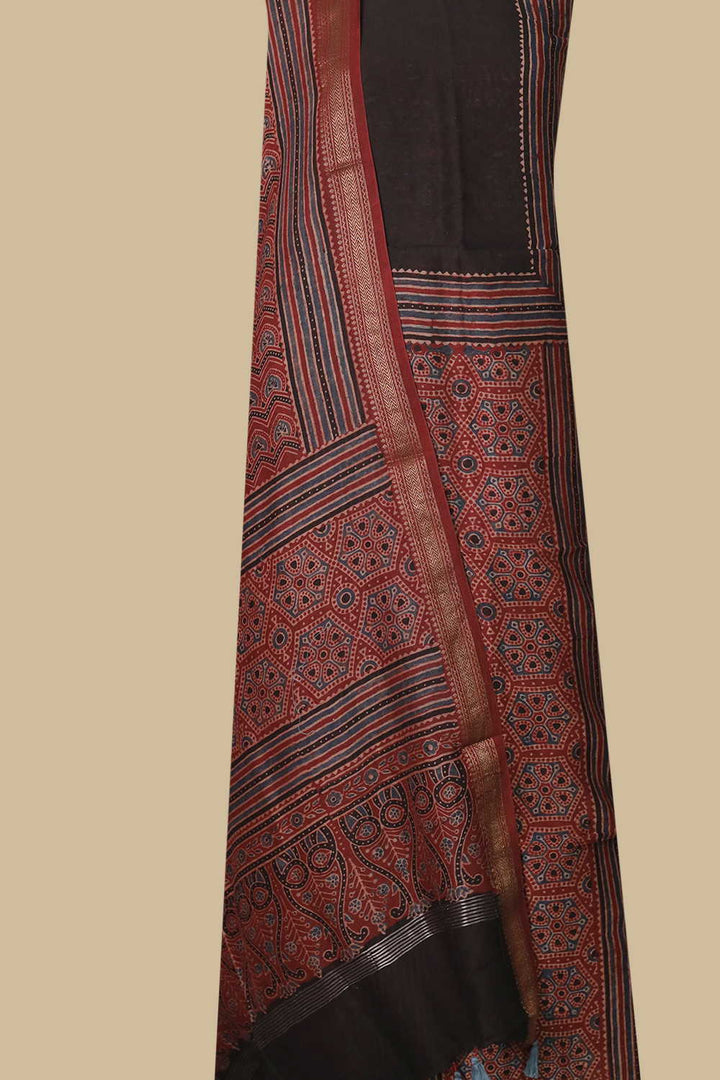 Ajrak Suits - Matkatus 