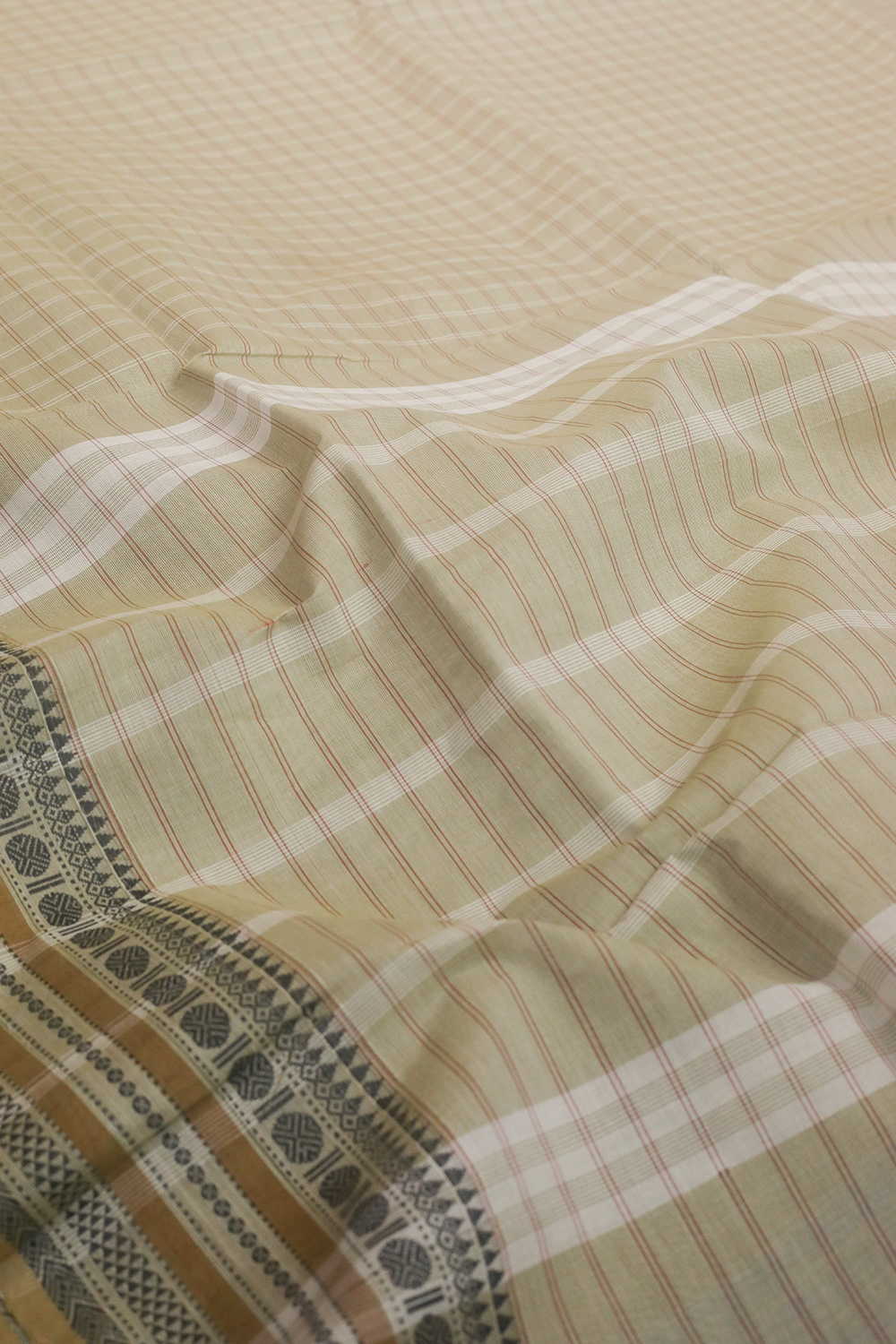 Sarees - Matkatus