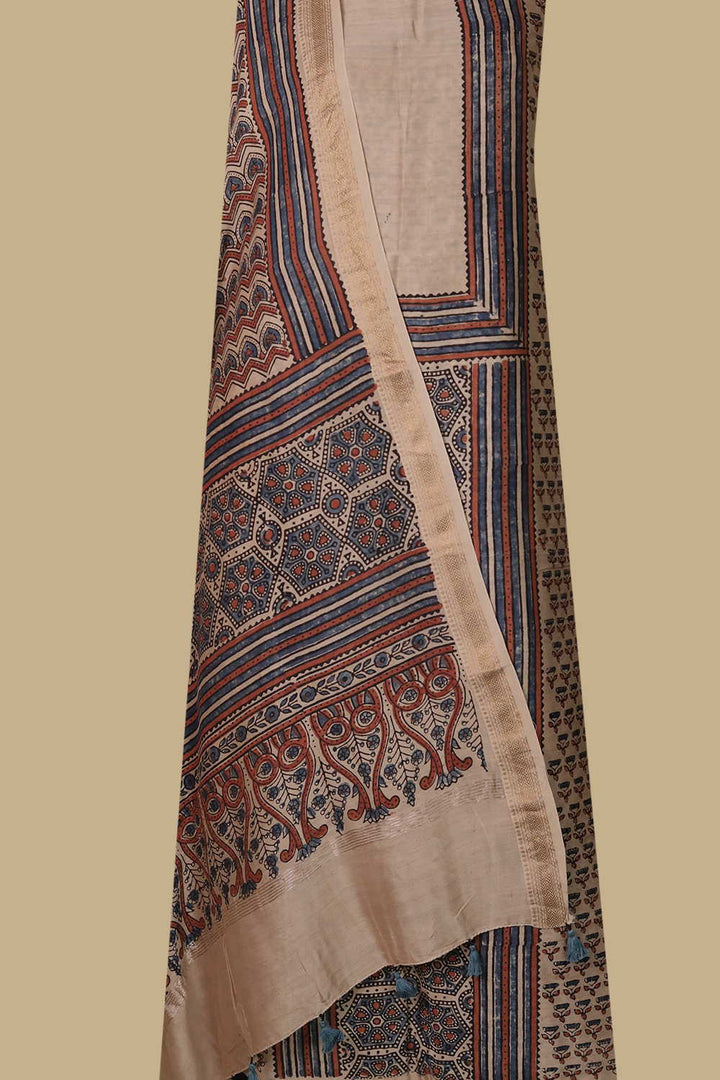 Ajrak Suits - Matkatus 