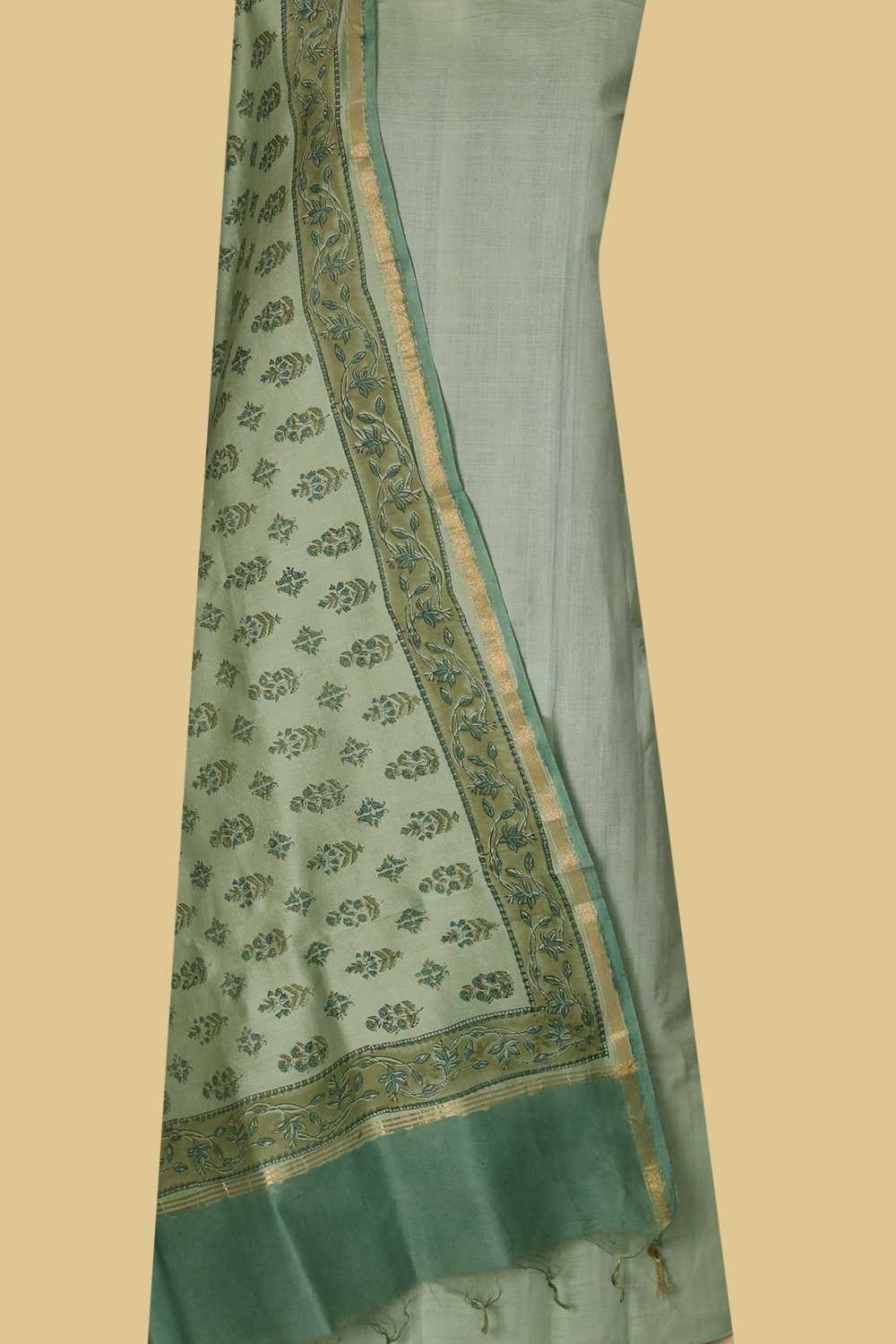 Top & Dupatta - Matkatus