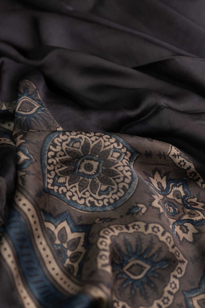 Silk Fabrics - Matkatus 