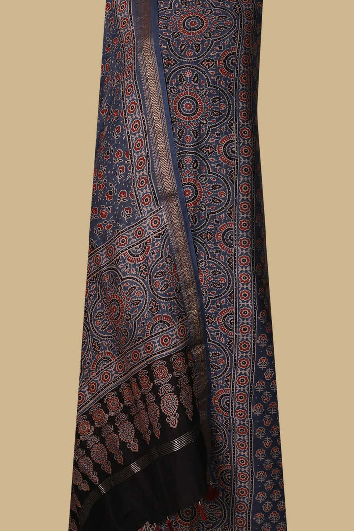 Ajrak Suits - Matkatus 