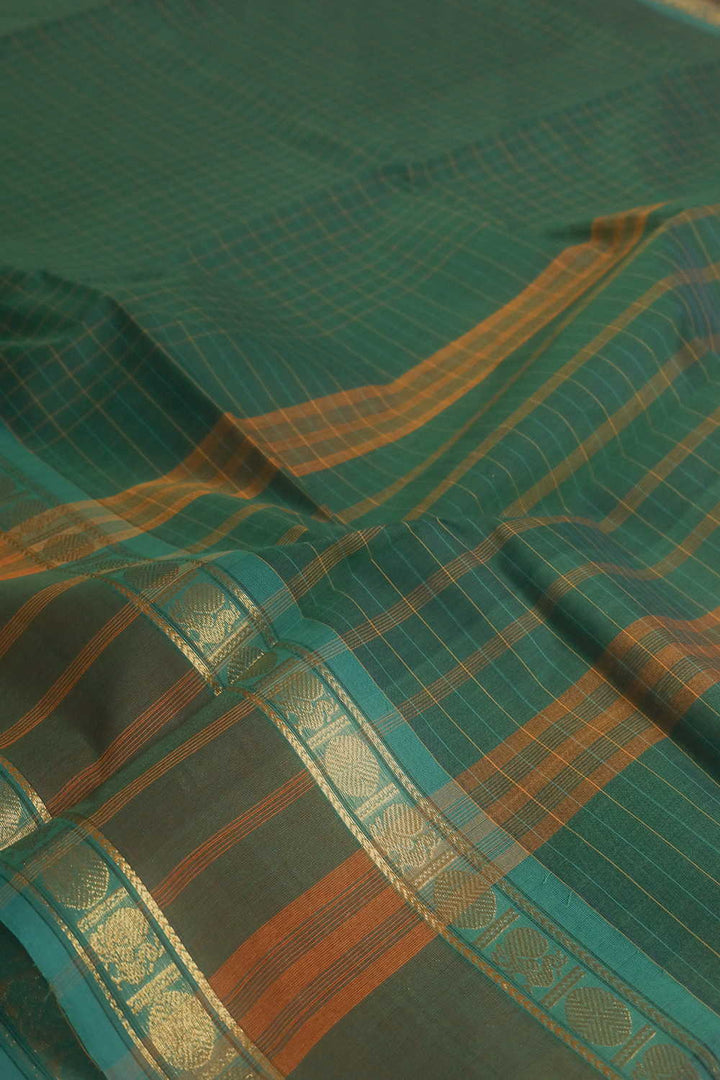 Sarees - Matkatus