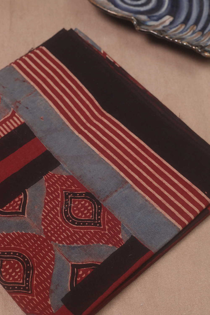 Ajrak Suits - Matkatus