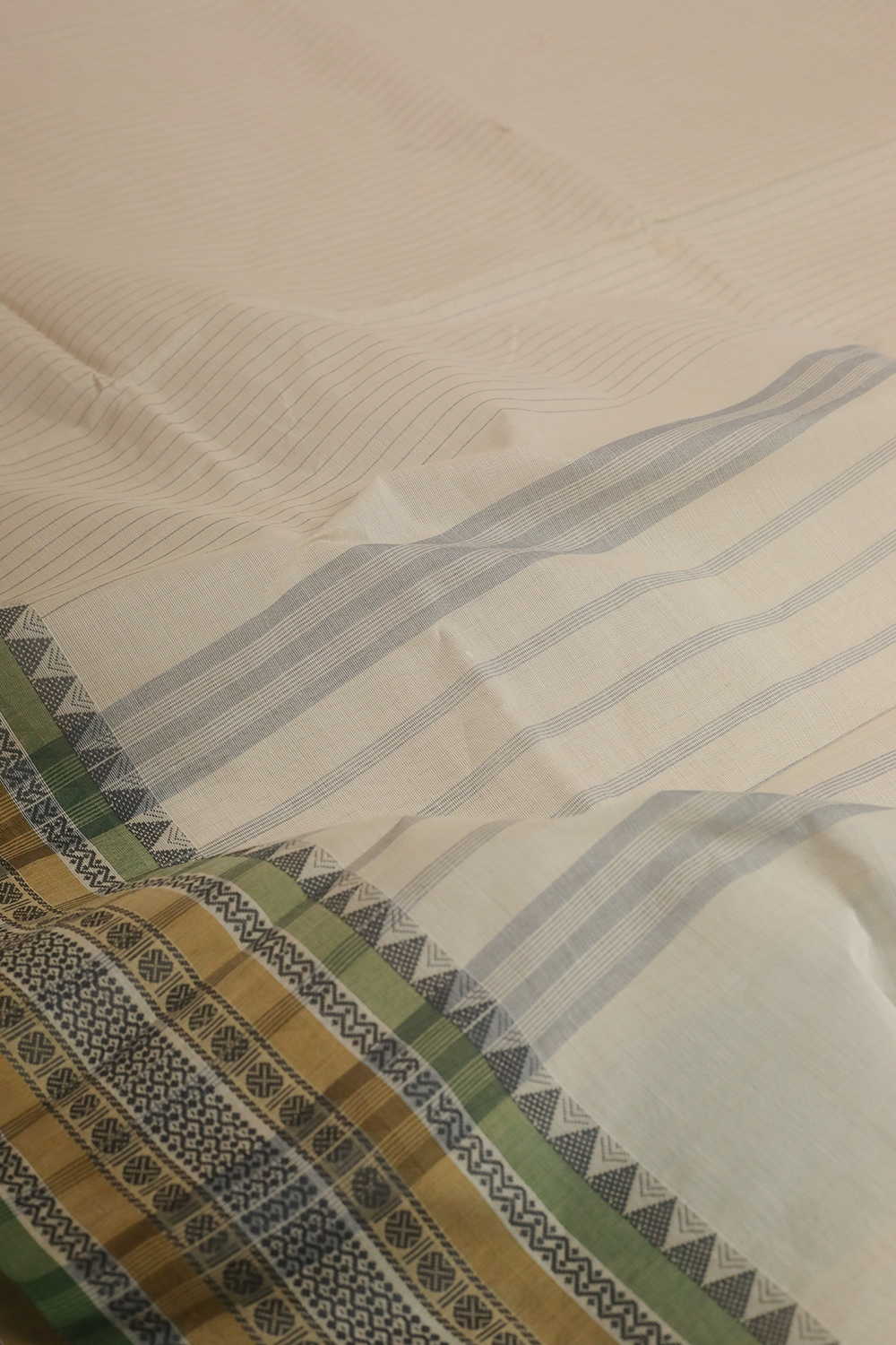 Sarees - Matkatus