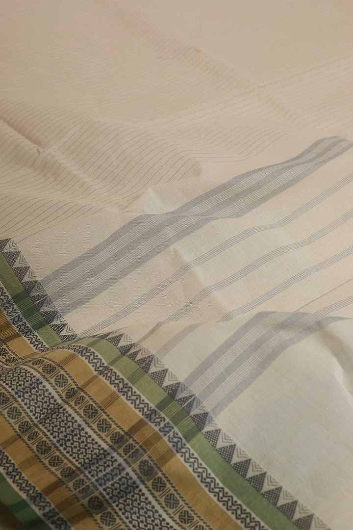 Sarees - Matkatus