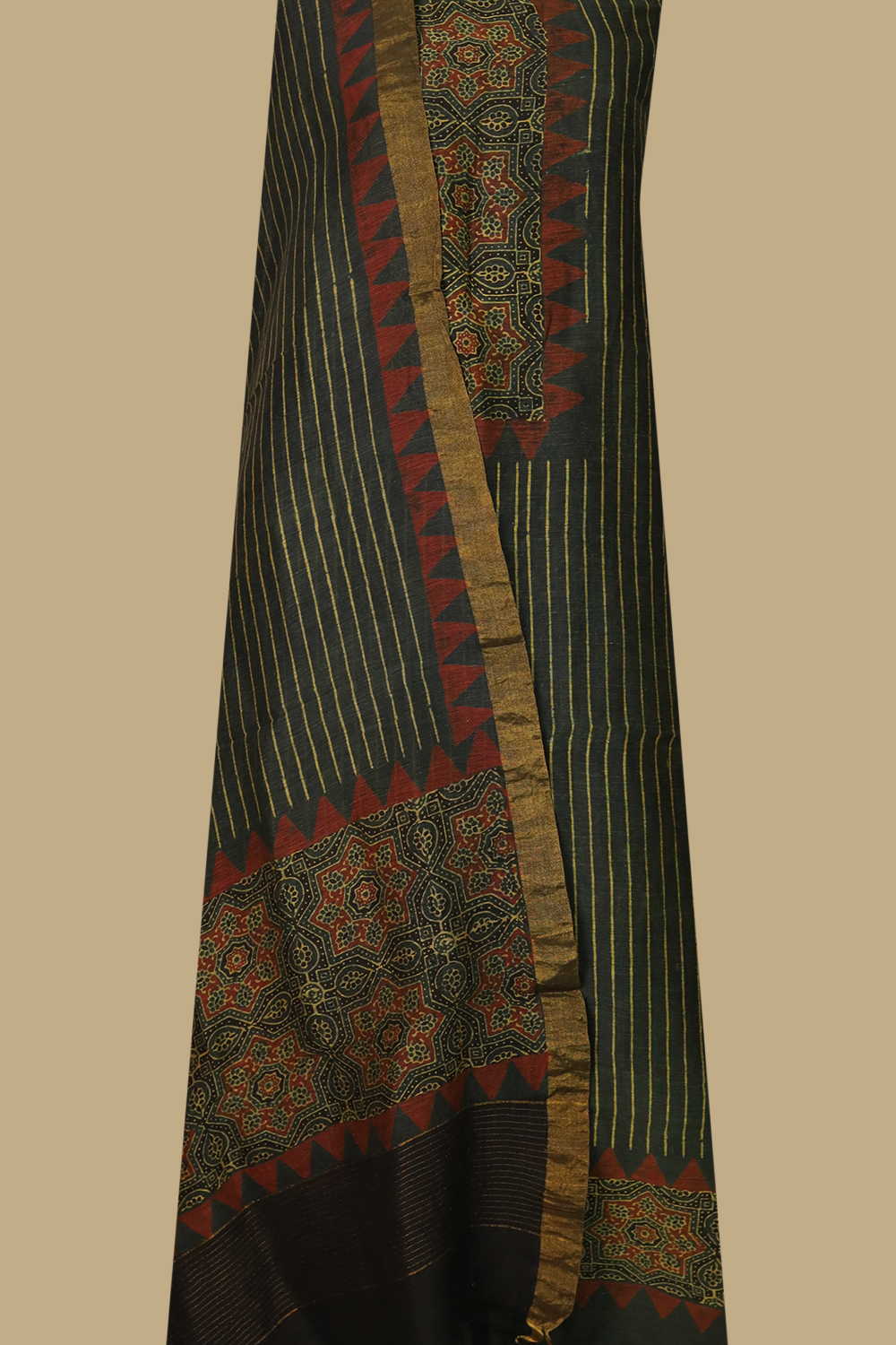 Ajrak Linen Top & Dupatta - Matkatus 