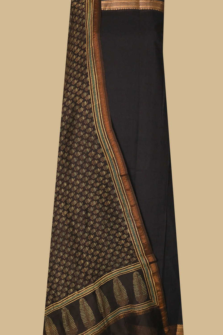 Top & Dupatta - Matkatus