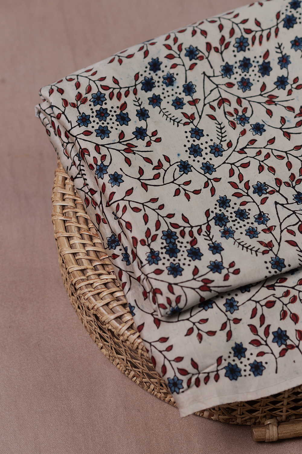 Silk Fabrics - Matkatus 