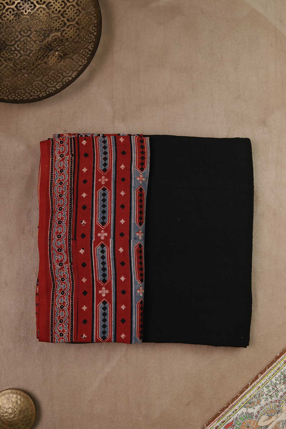 Top & Dupatta - Matkatus