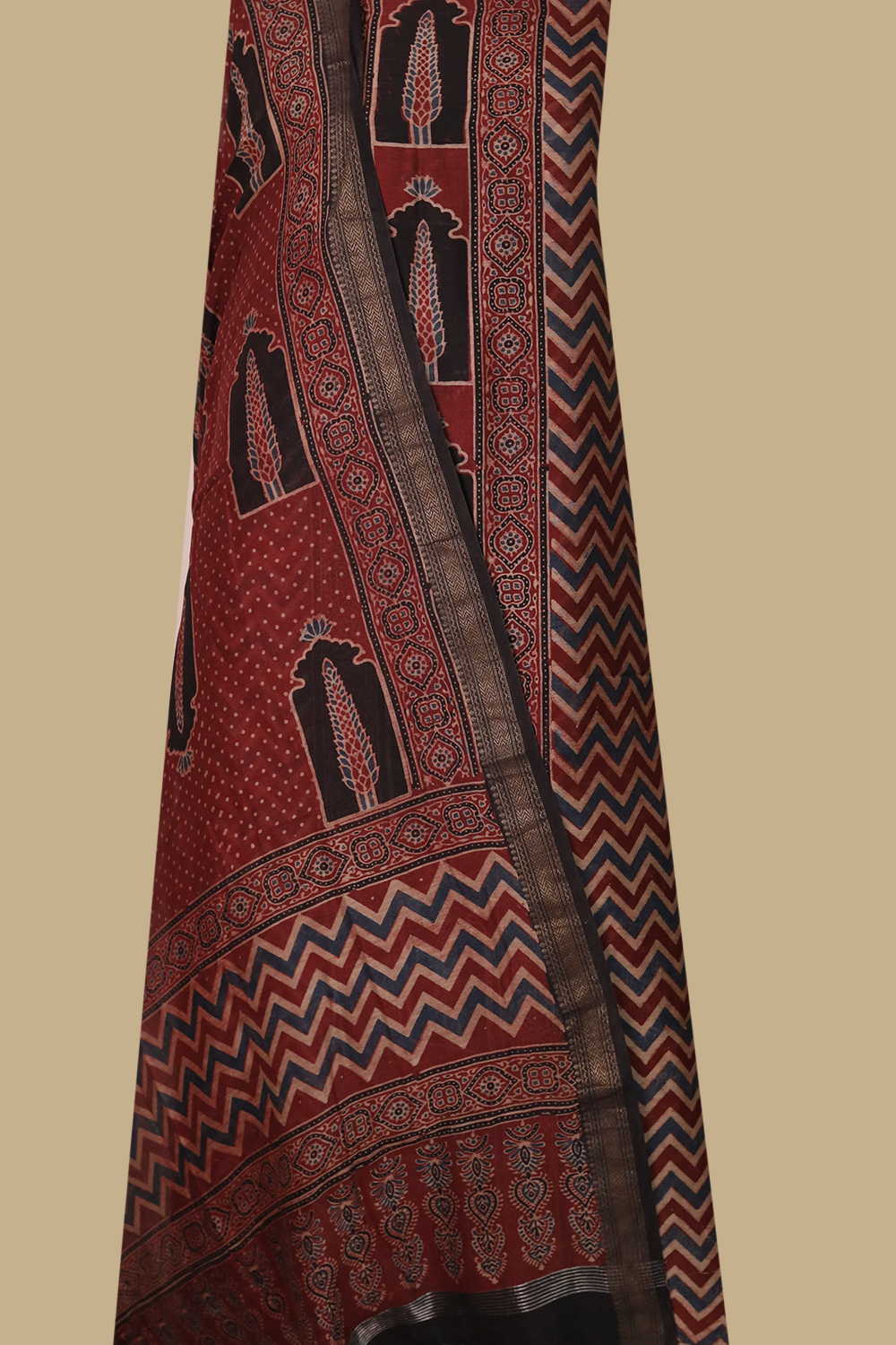 Ajrak Suits - Matkatus 
