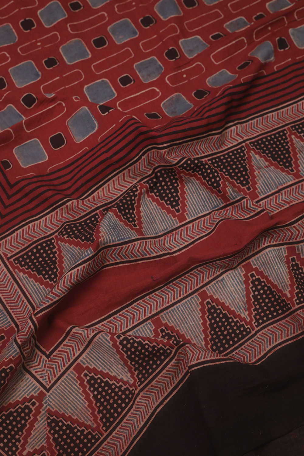 Ajrak Suits - Matkatus
