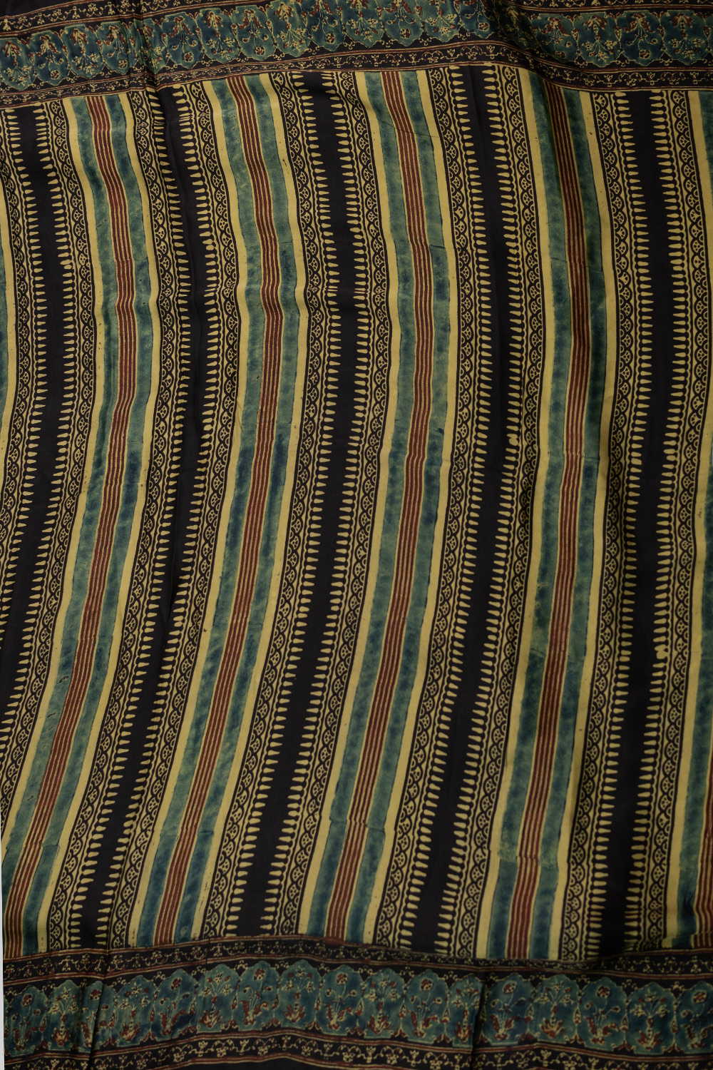 Silk Fabrics - Matkatus 