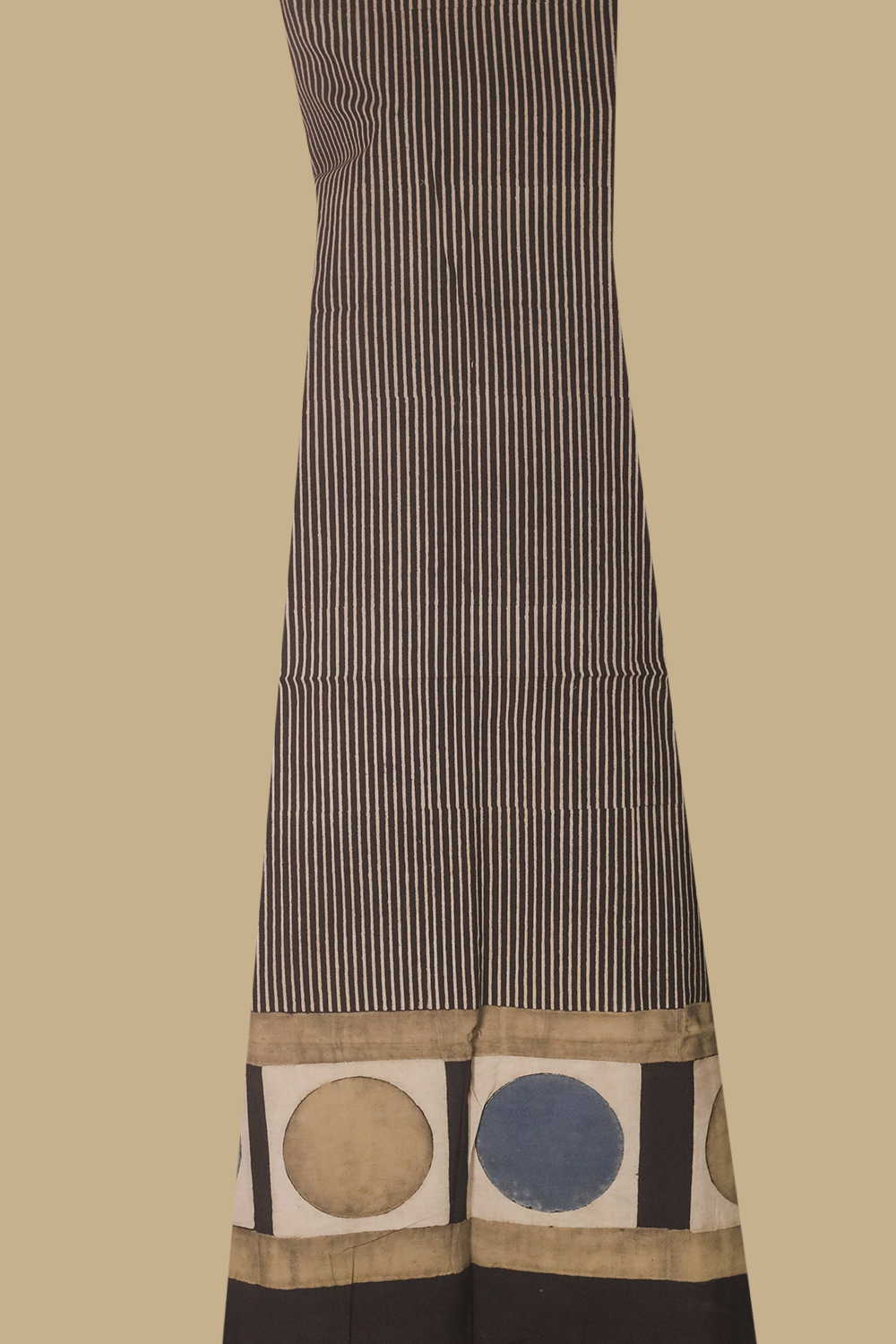 Ajrak Suits - Matkatus