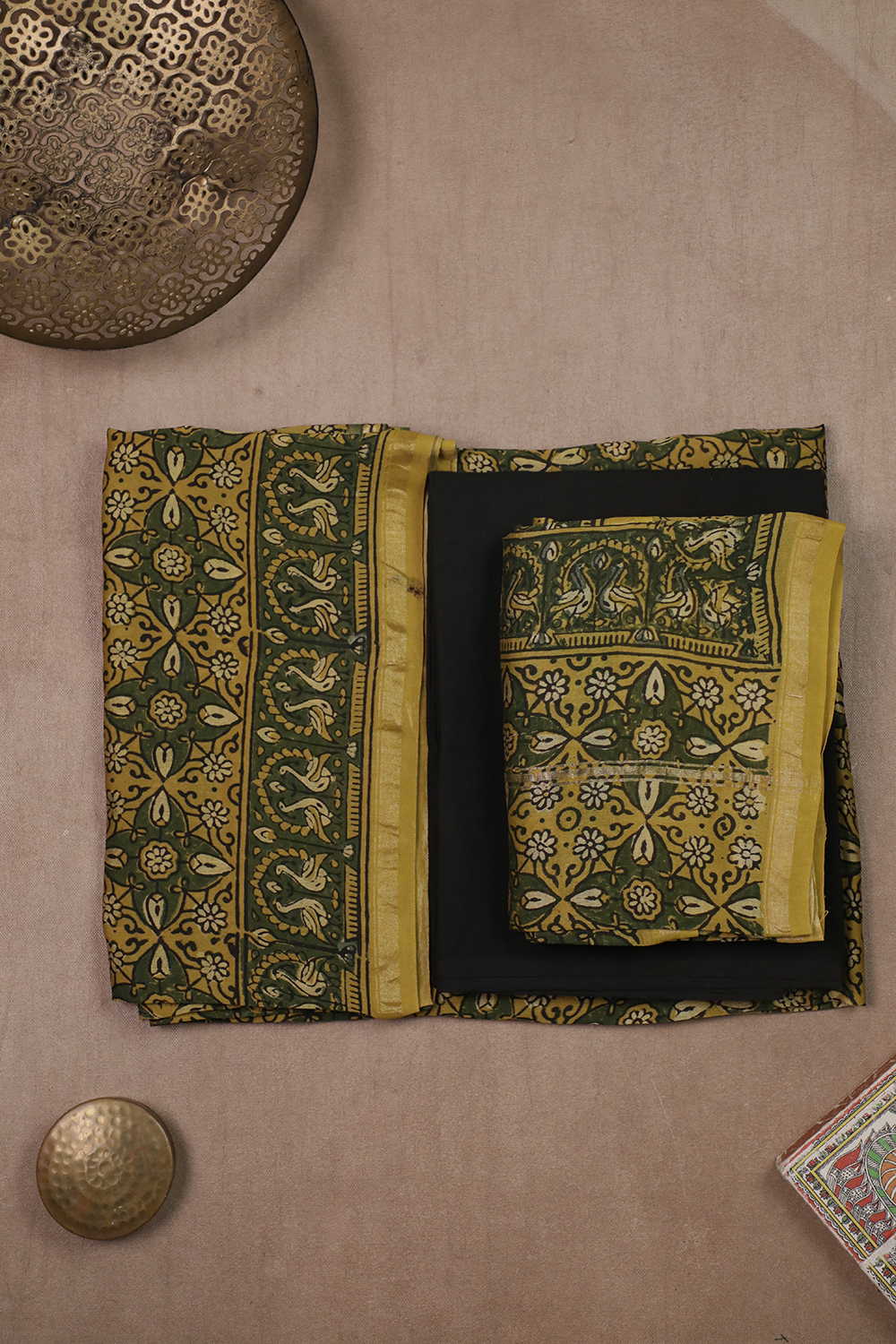 Unstitched Suits - Matkatus 