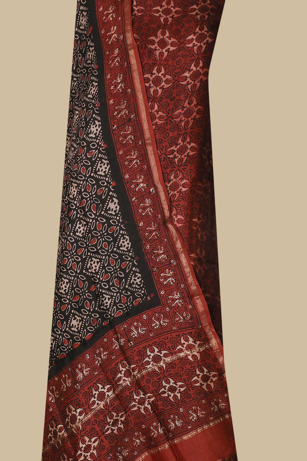 Unstitched Suits - Matkatus 