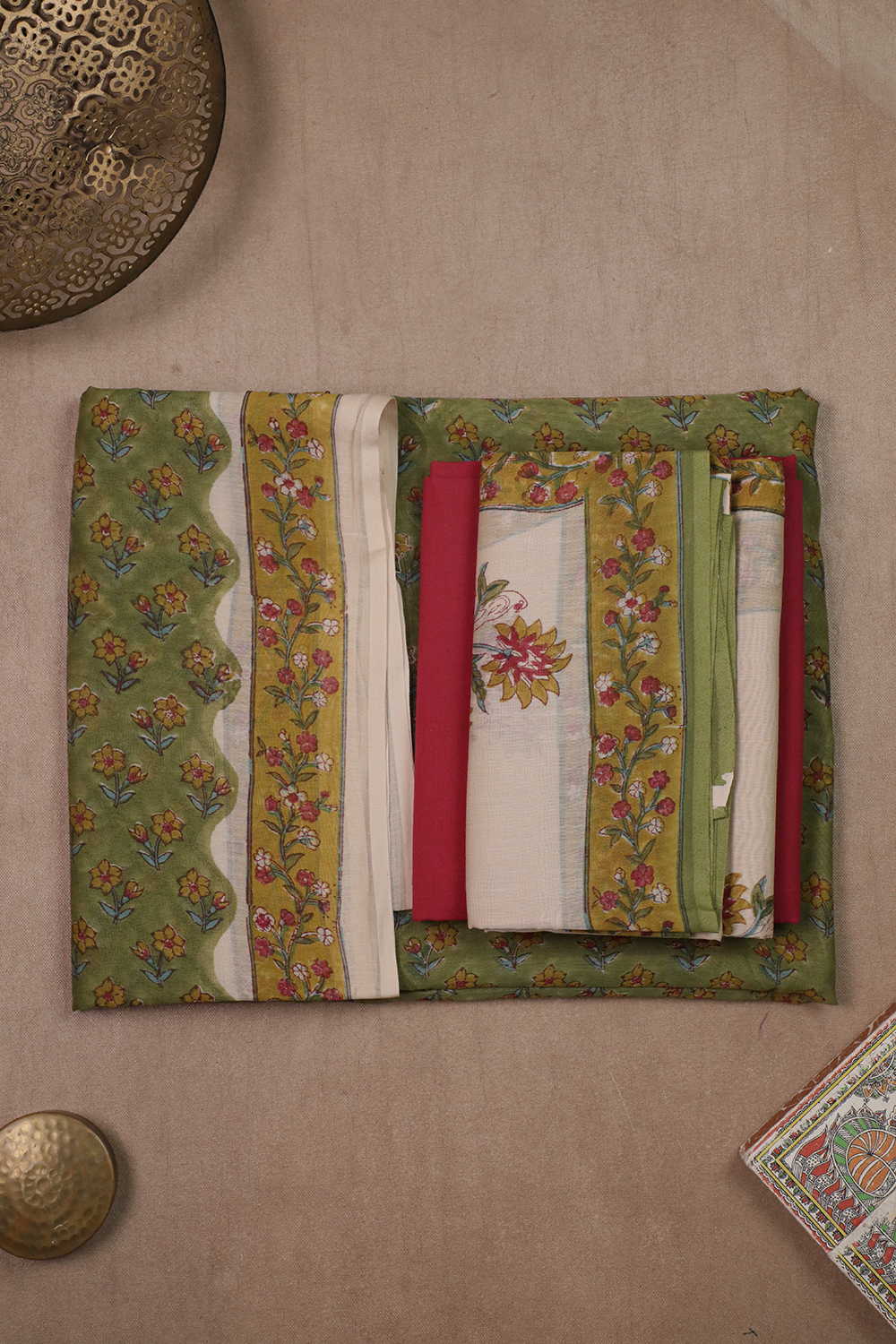 Unstitched Suits - Matkatus 