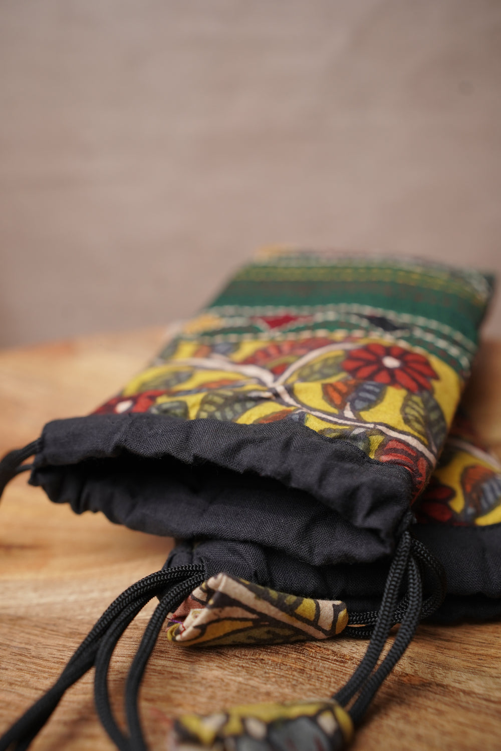 Kalamkari Accessories - Matkatus 