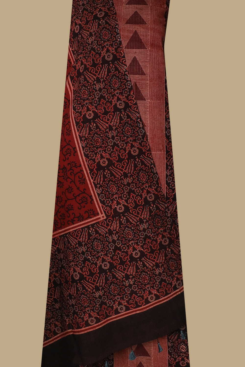 Ajrak Suits - Matkatus 