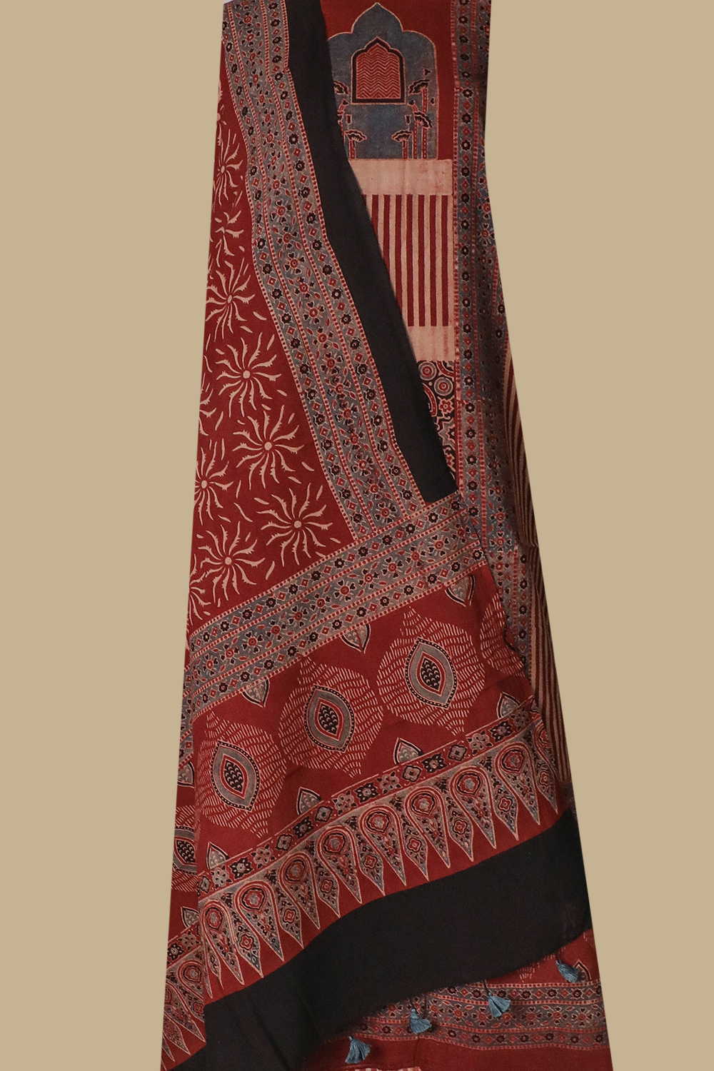 Unstitched Suits - Matkatus 