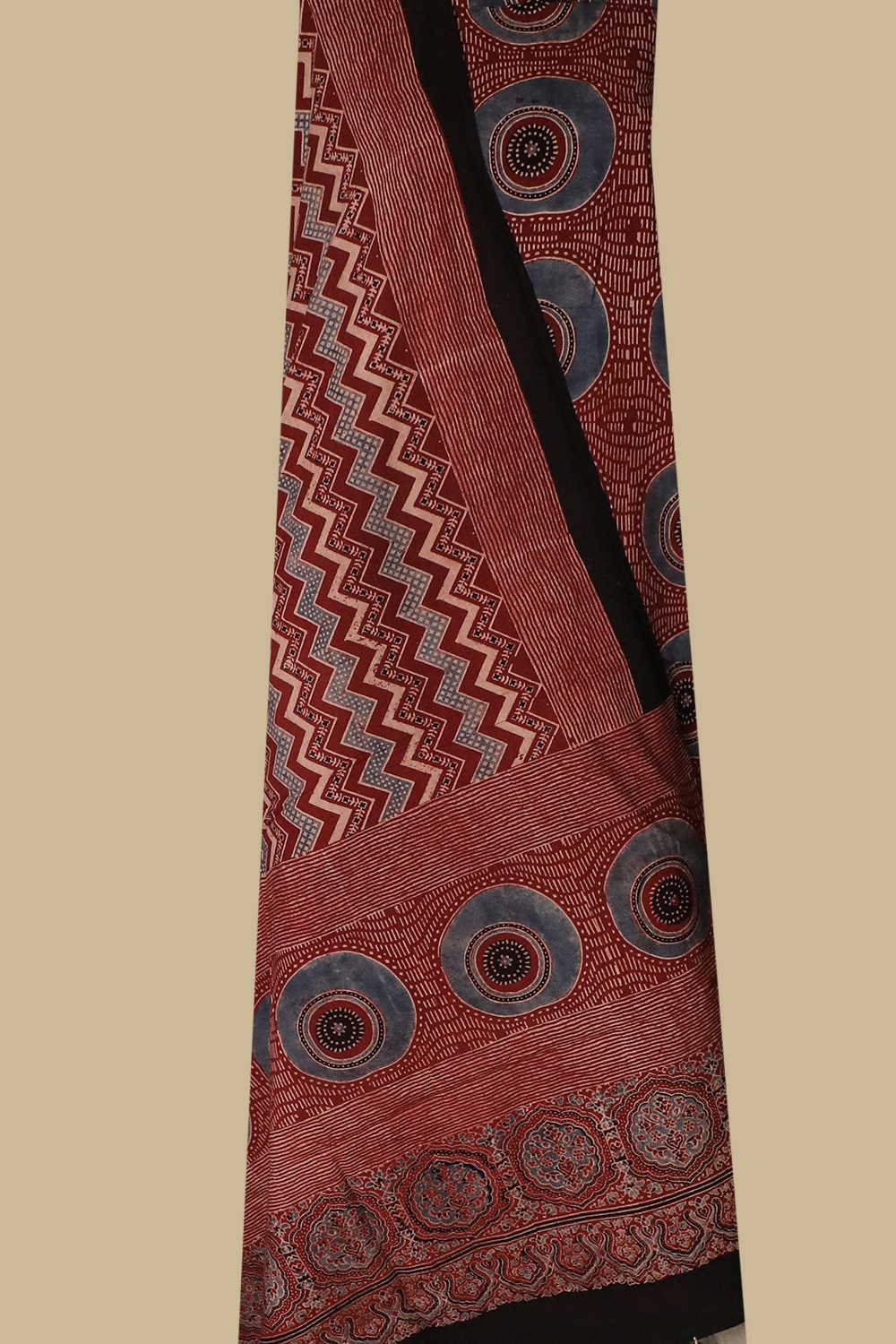 Ajrak Suits - Matkatus 