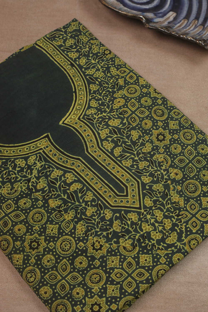 Ajrak Kaftan Fabric - Matkatus 