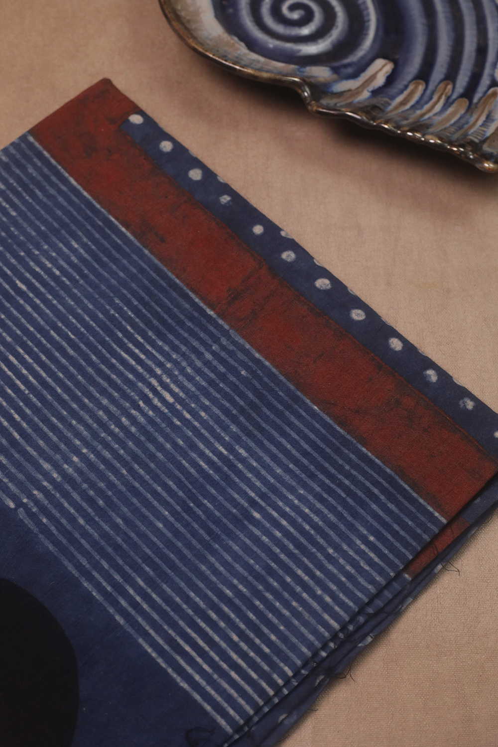 Ajrak Suits - Matkatus