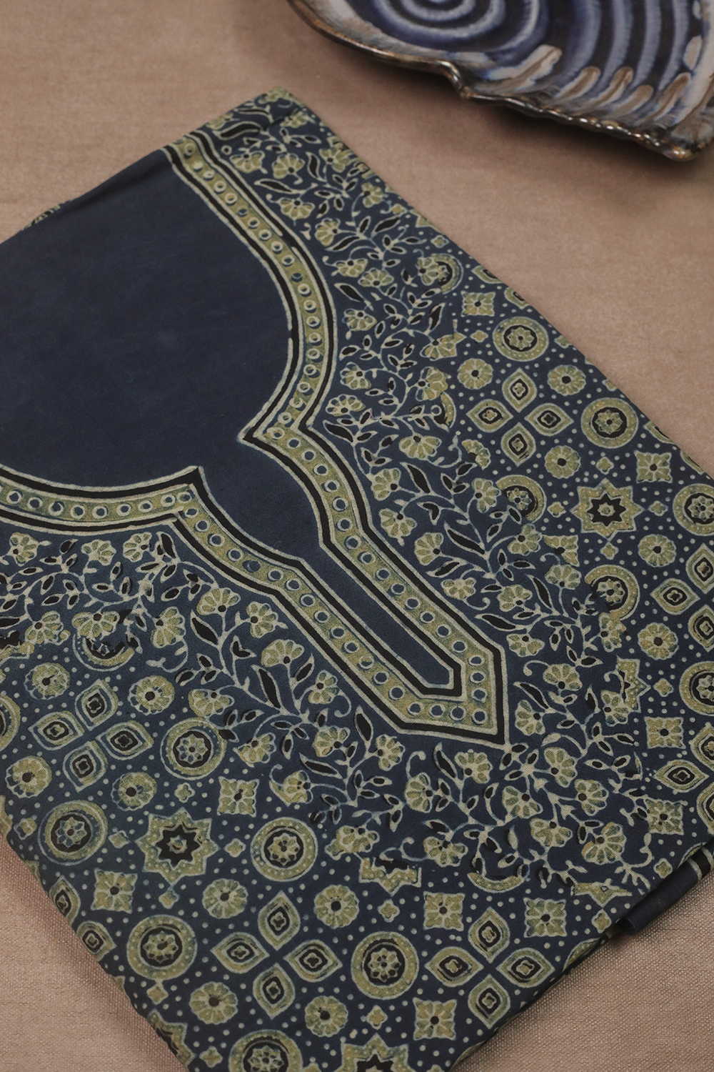 Ajrak Kaftan Fabric - Matkatus 