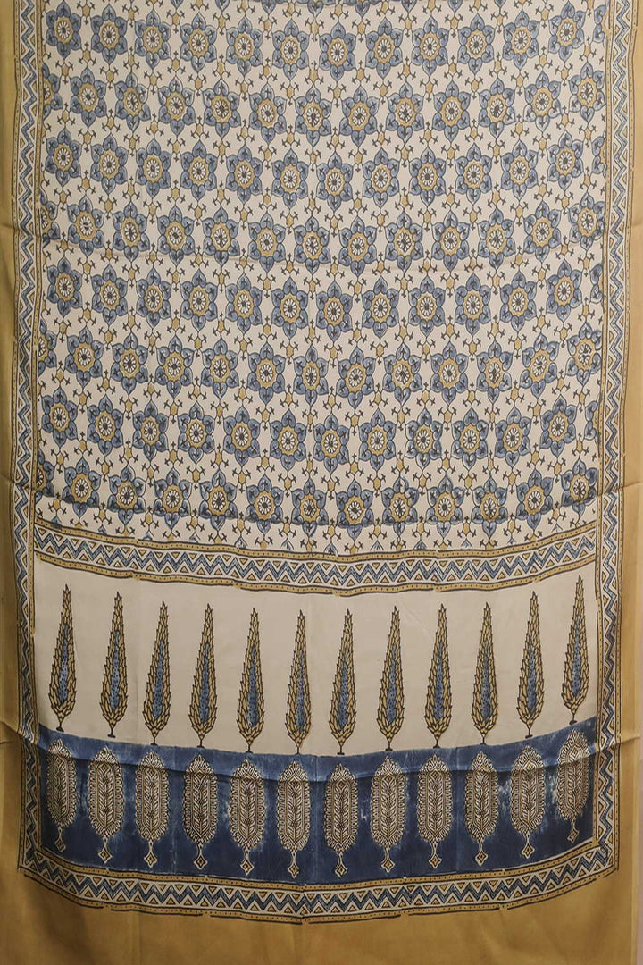 Ajrak Suits - Matkatus