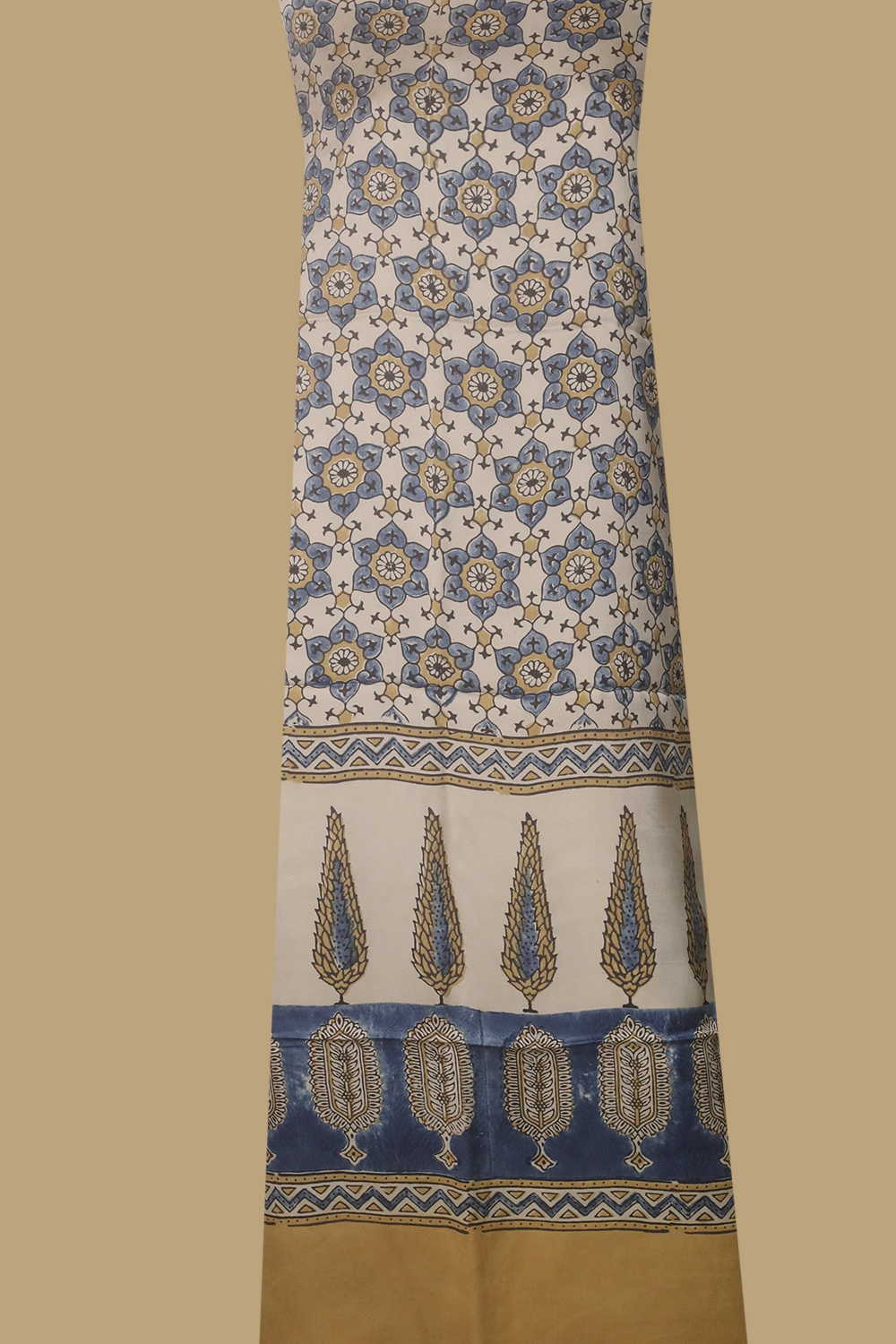 Ajrak Suits - Matkatus
