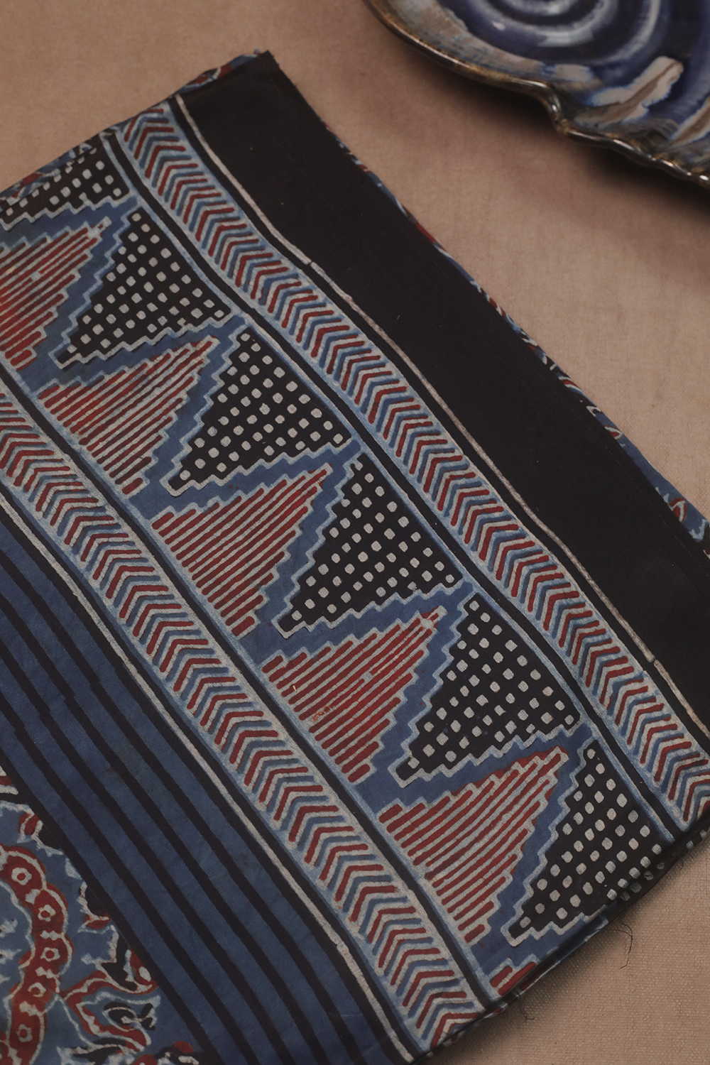 Ajrak Suits - Matkatus