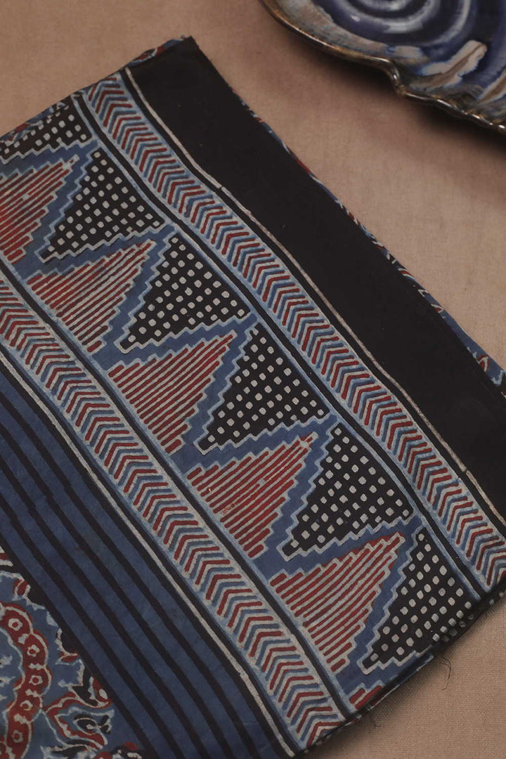 Ajrak Suits - Matkatus