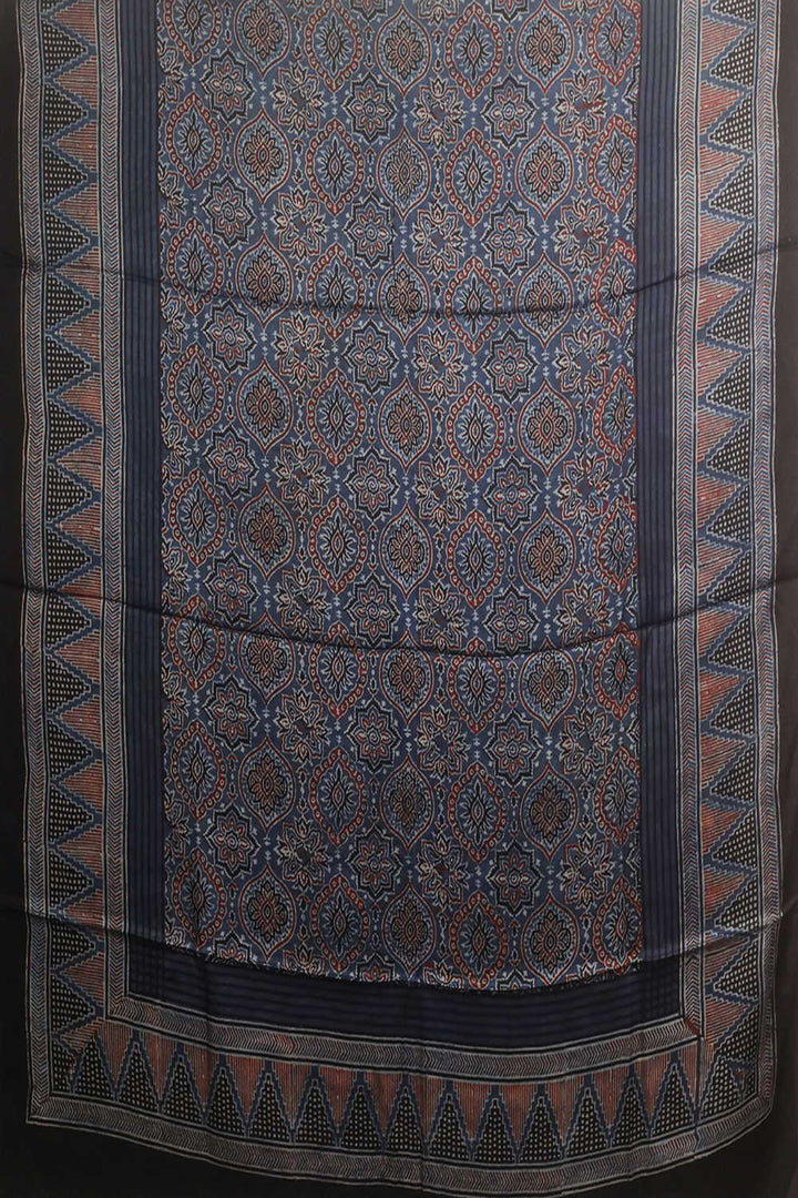 Ajrak Suits - Matkatus