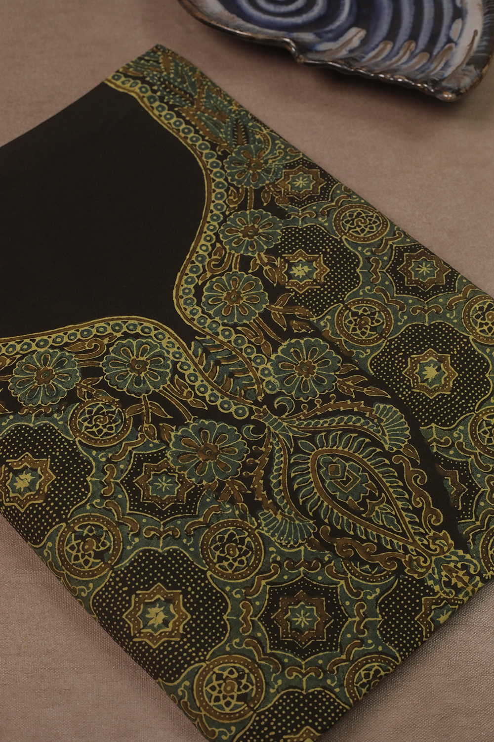 Ajrak Kaftan Fabric - Matkatus 