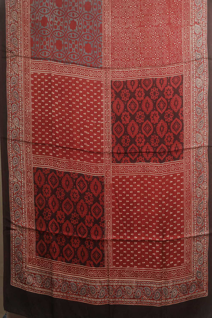 Ajrak Suits - Matkatus