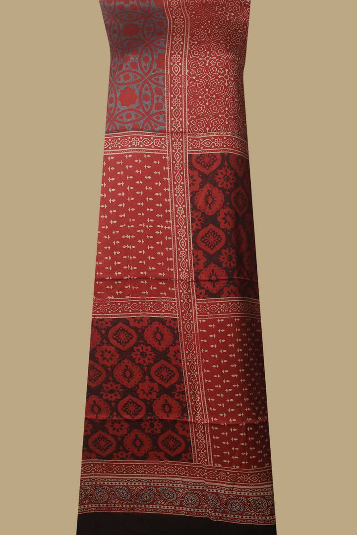 Ajrak Suits - Matkatus