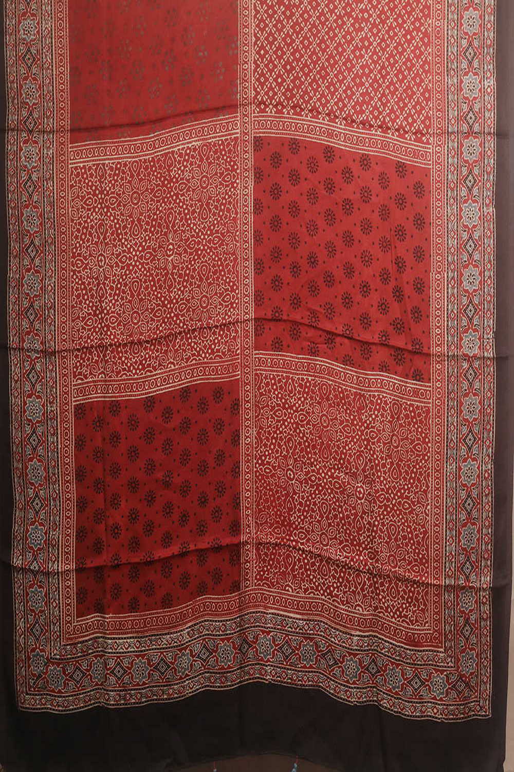 Ajrak Suits - Matkatus