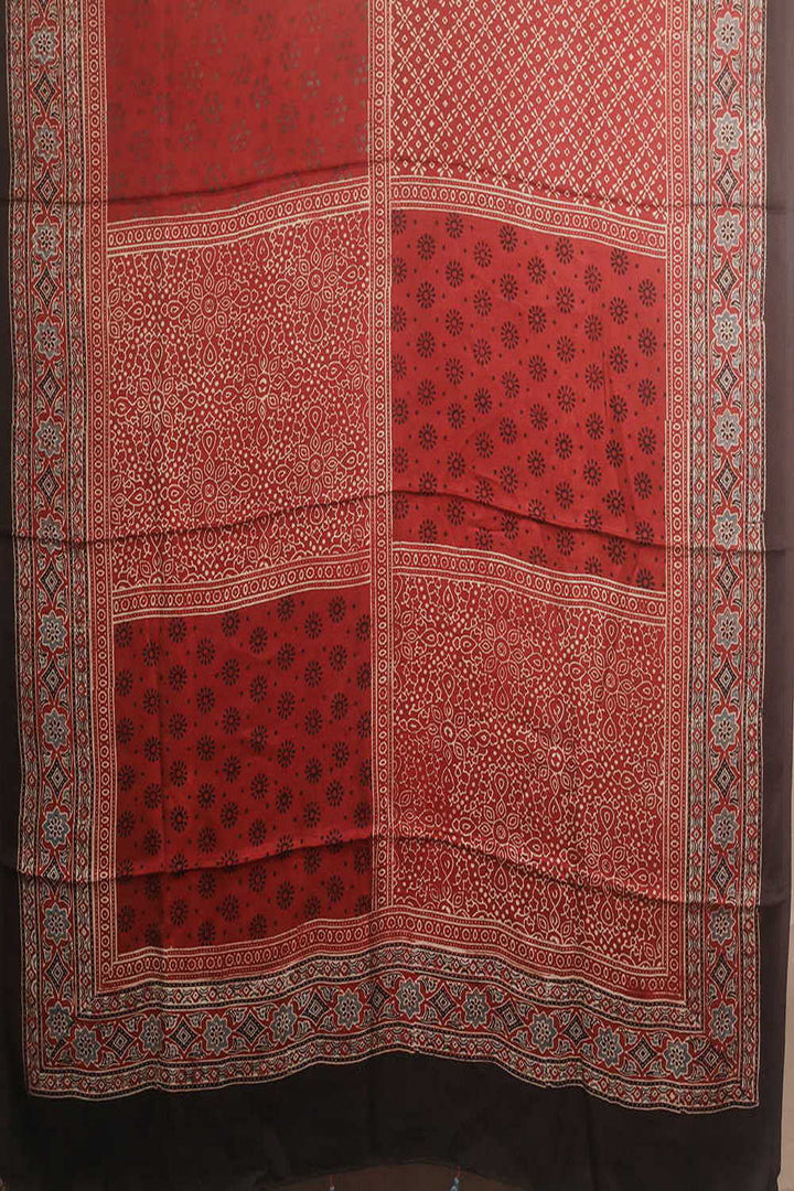 Ajrak Suits - Matkatus