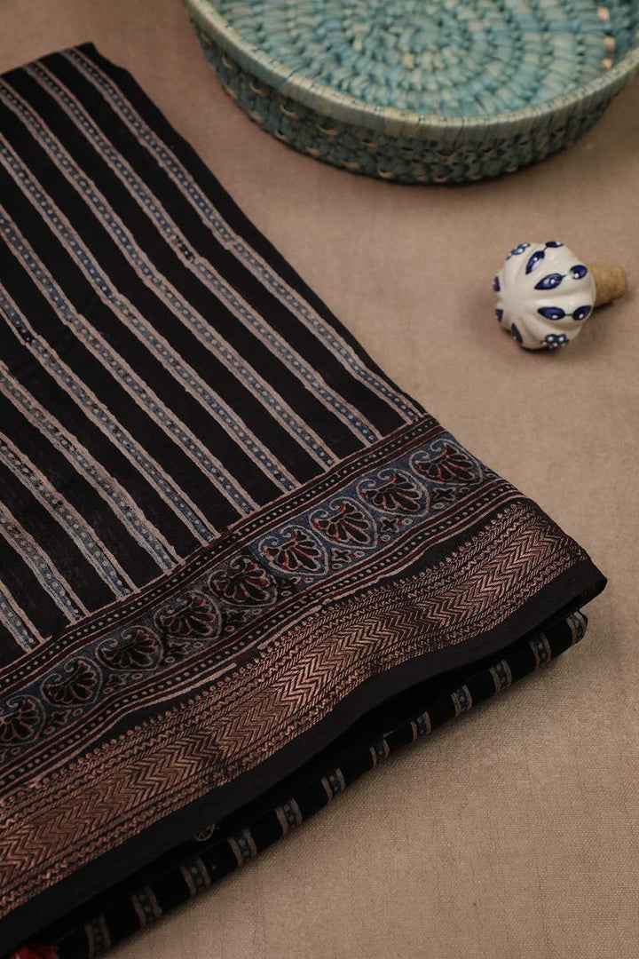 Ajrak Saree - Matkatus 