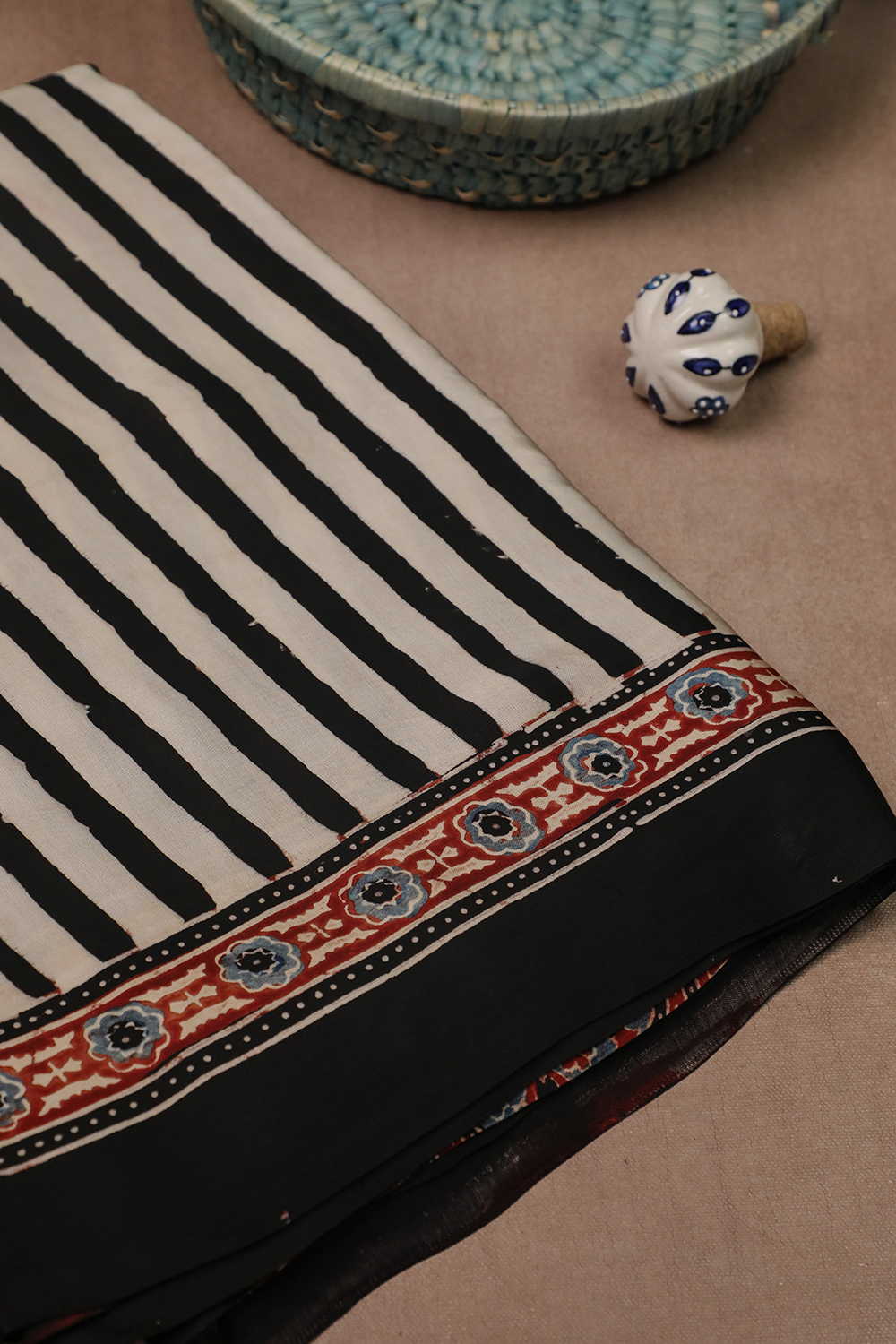 Ajrak Saree - Matkatus 