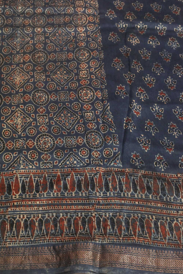 Sarees - Matkatus 