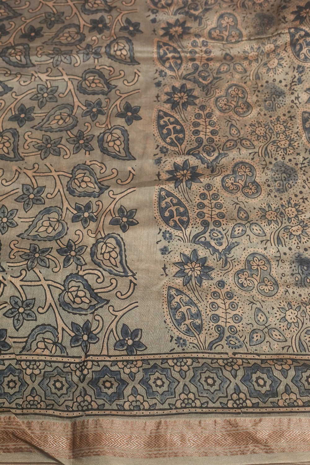 Ajrak Sarees - Matkatus 
