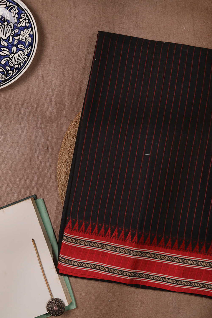 Handwoven Cotton Saree - Matkatus 