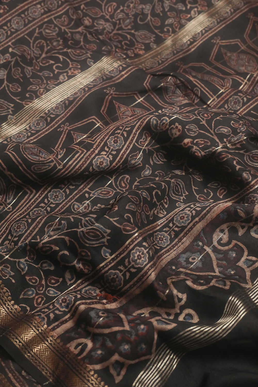 Ajrak Sarees - Matkatus 