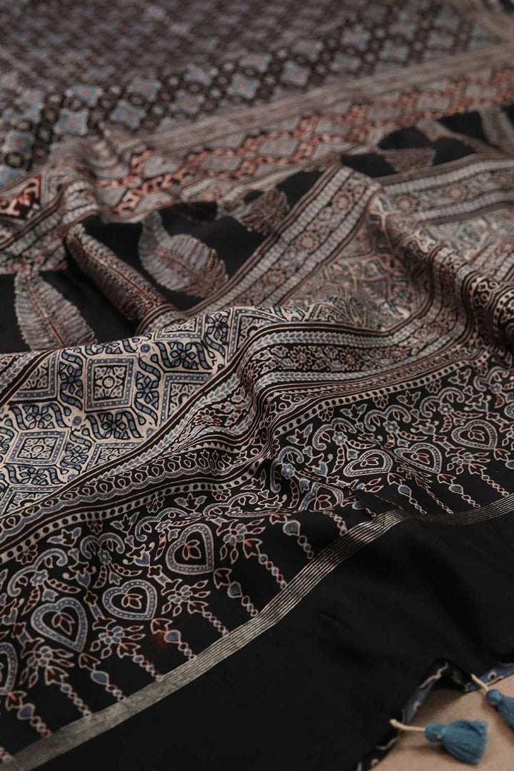 Sarees - Matkatus