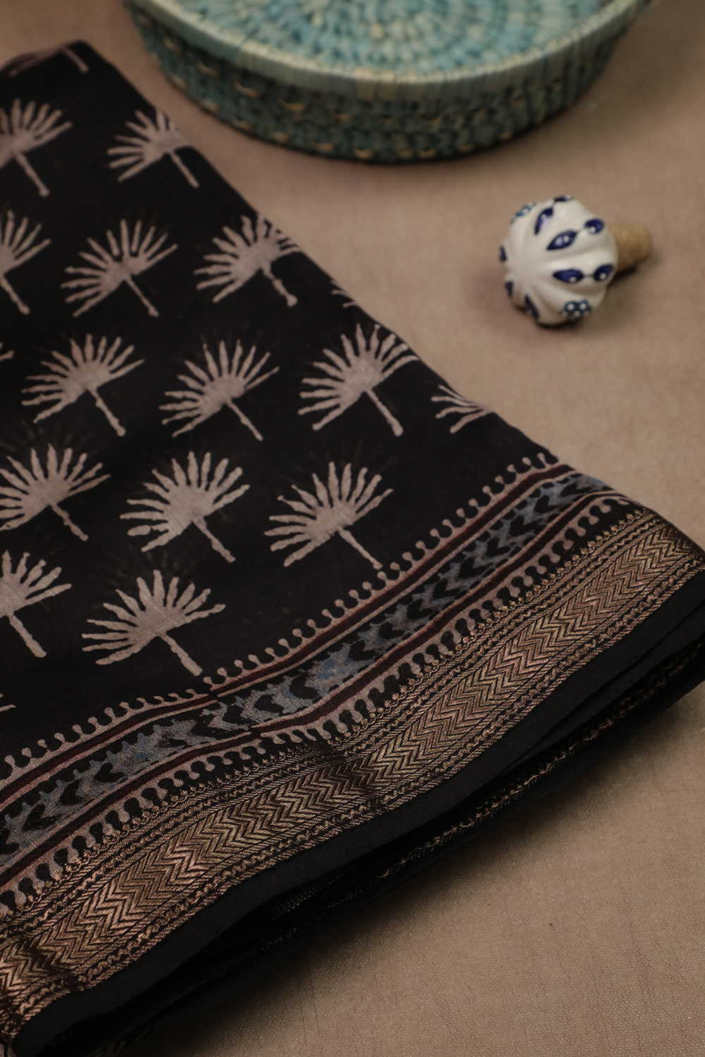 Ajrak Saree - Matkatus 