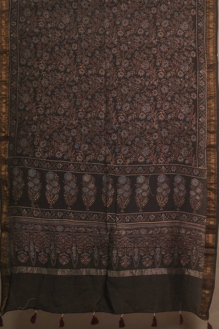 Unstitched Suits - Matkatus 