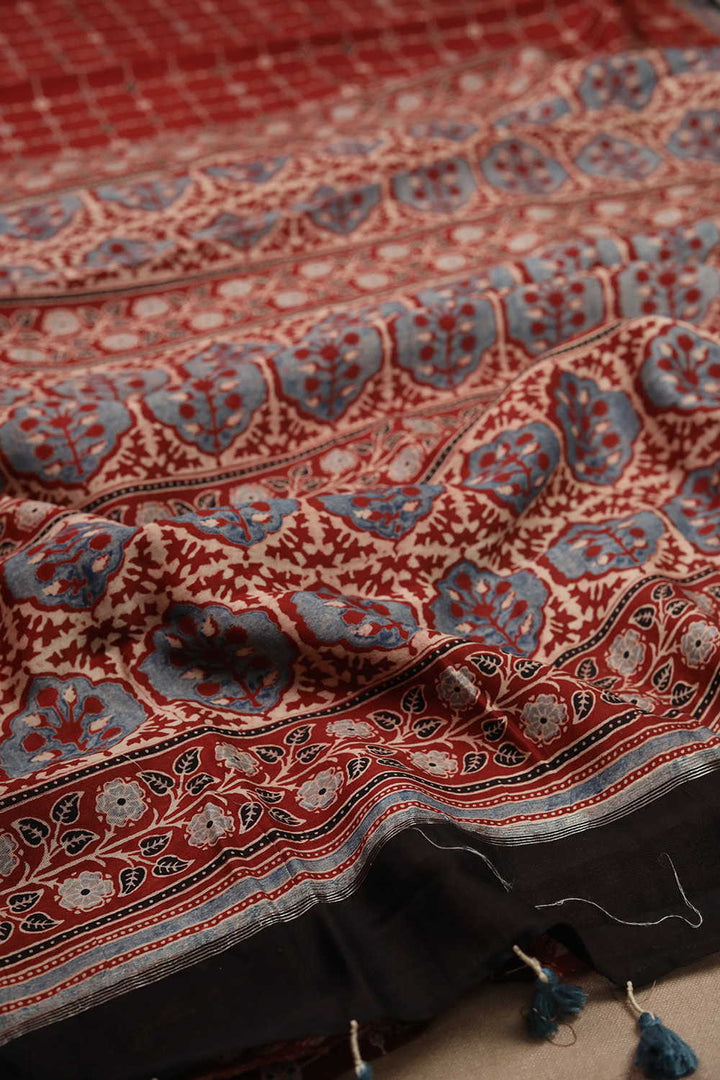 Sarees - Matkatus